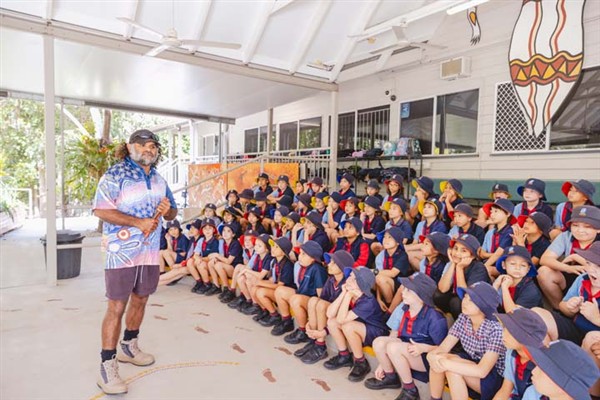 Students listening to Tutor Robert Duncan 